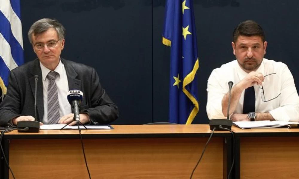 Φωτορεπόρτερ αποχώρησαν στην ενημέρωση Τσιόρδα - Χαρδαλιά